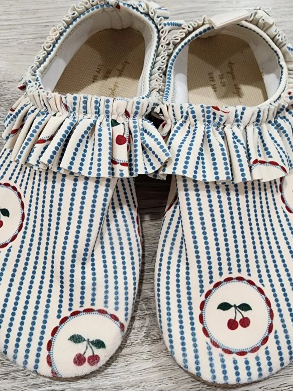 Konges Slojd Girls Swim Water Shoes Size 28-29 Cherry Polka Dot